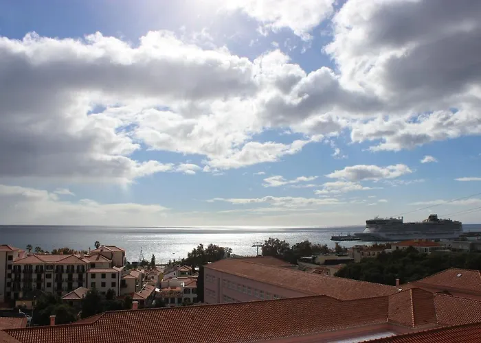 Lägenhet D - Your With Breathtaking Views Funchal (Madeira)